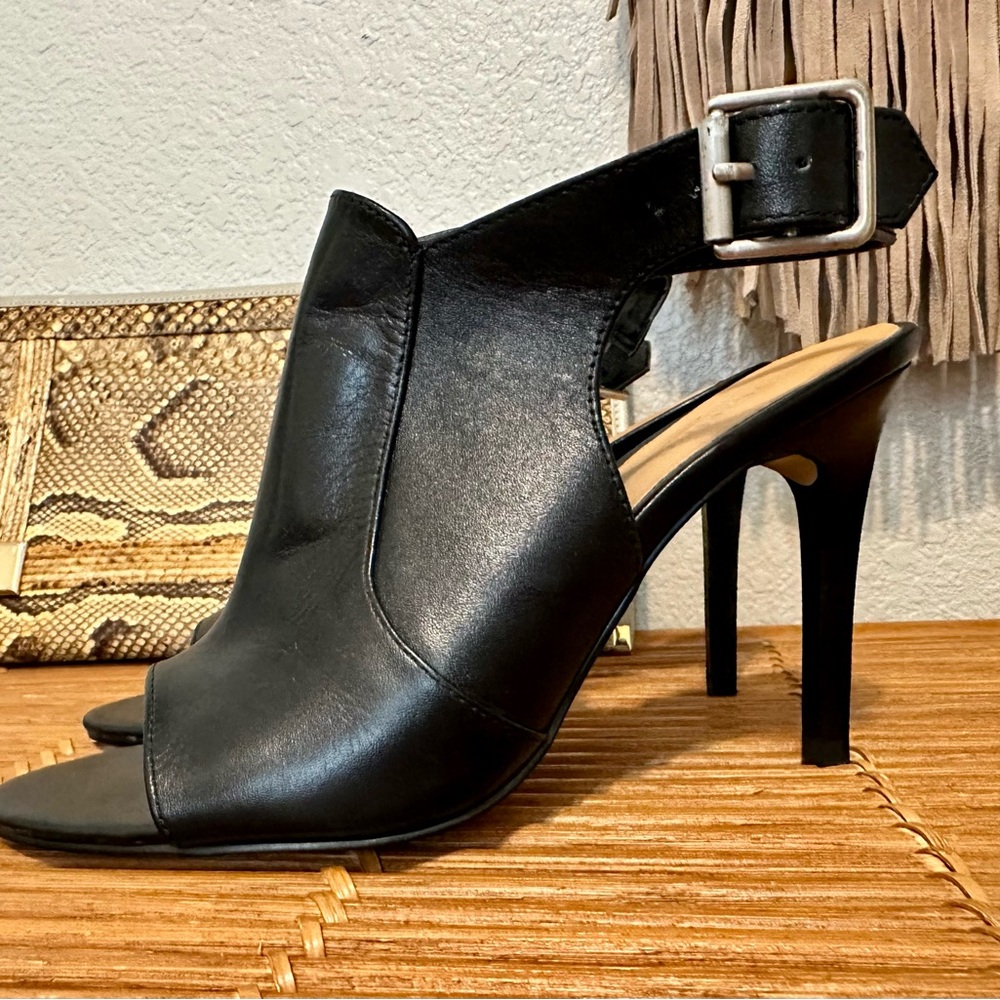 Charles By Charles David Black bootie Heels 7